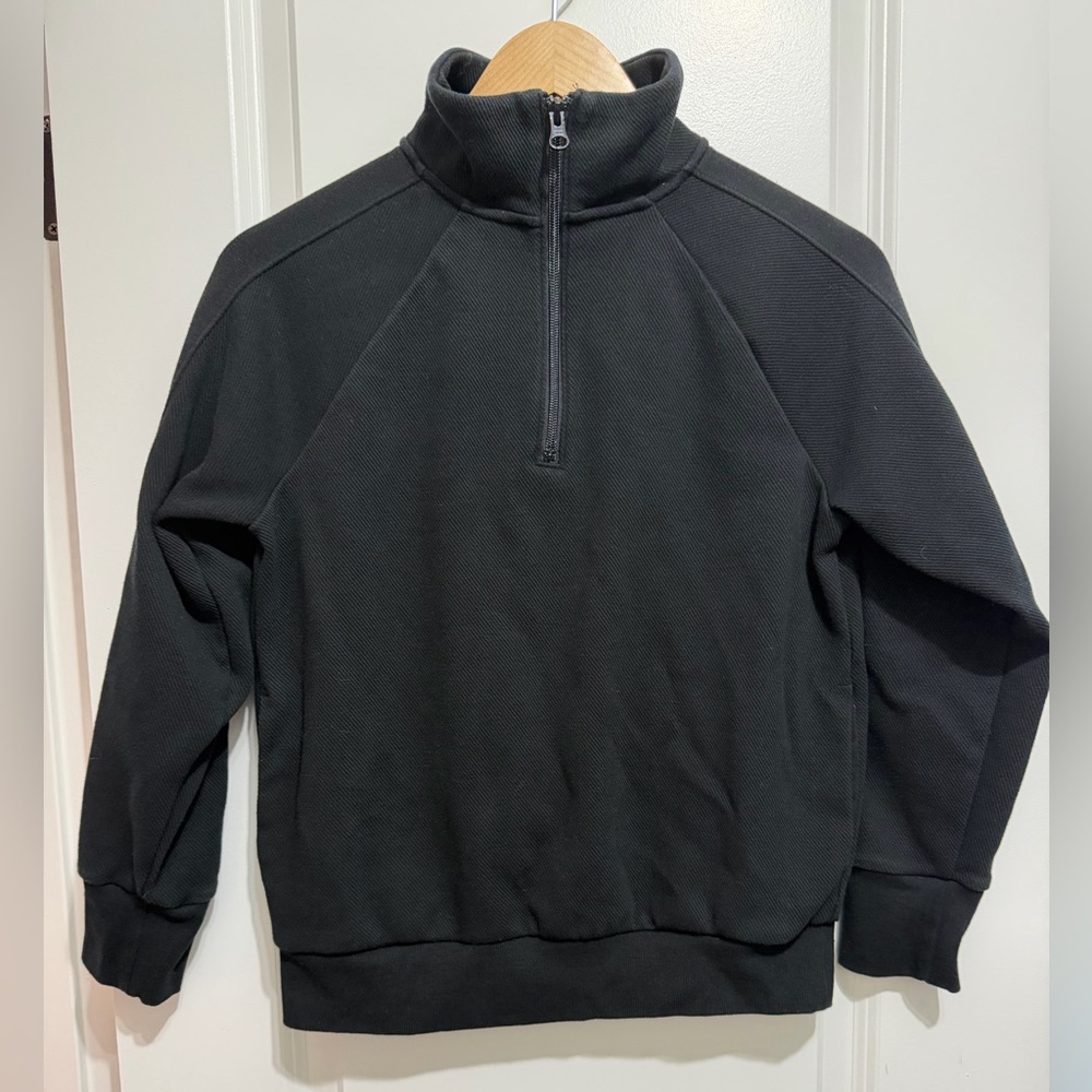Like New. Size Large (10/12) art class Quarter Zip Pullover